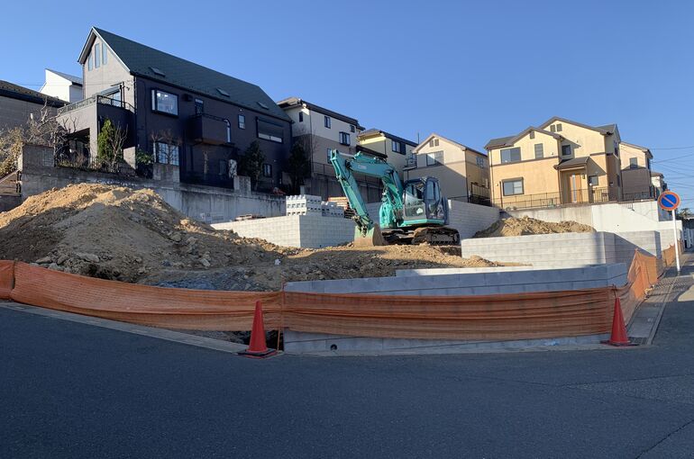 6E7B56C0-E21F-4AE9-8BC4-0A04A11A7856