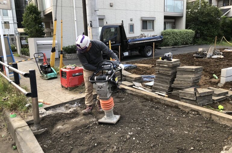 045CB3B1-01D1-4992-9F9F-D367734FA089