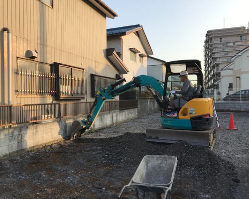 9517BF86-B931-4049-BEC5-29B5CB6F5D4C