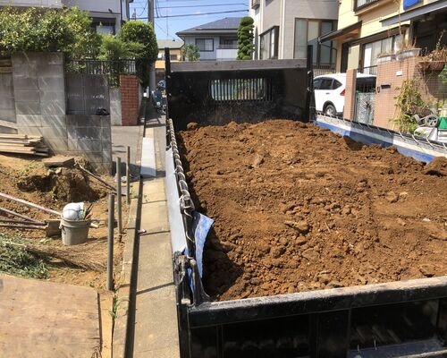 残土運搬