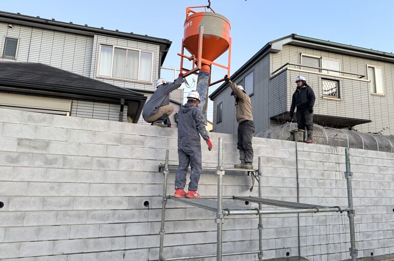 型枠ブロック生コン打設工事