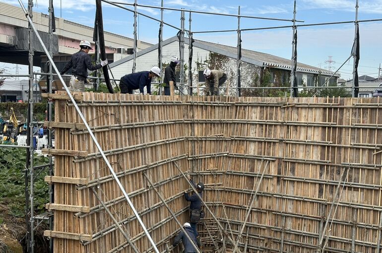 RC擁壁生コン打設工事