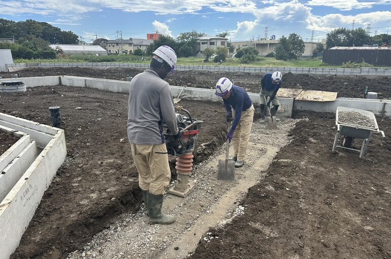 横断側溝基礎コンクリート工事