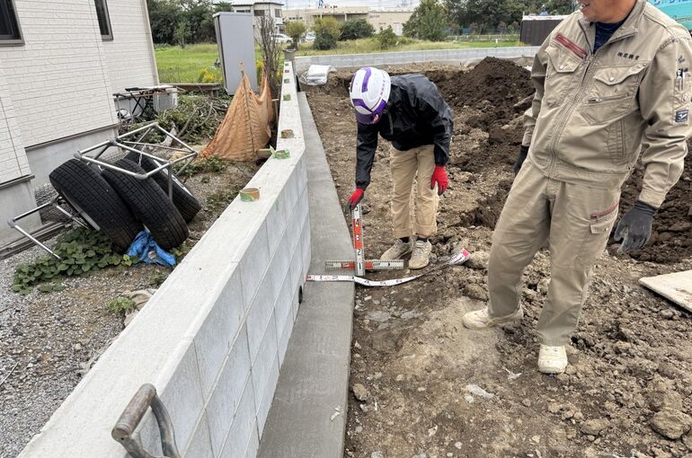 ゴミ置き場土間生コン打設工事