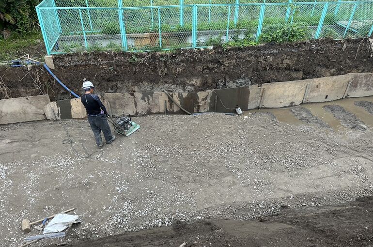 捨てコンクリート枠組み工