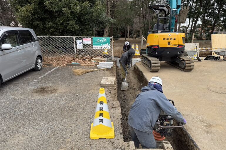 既存側溝撤去工