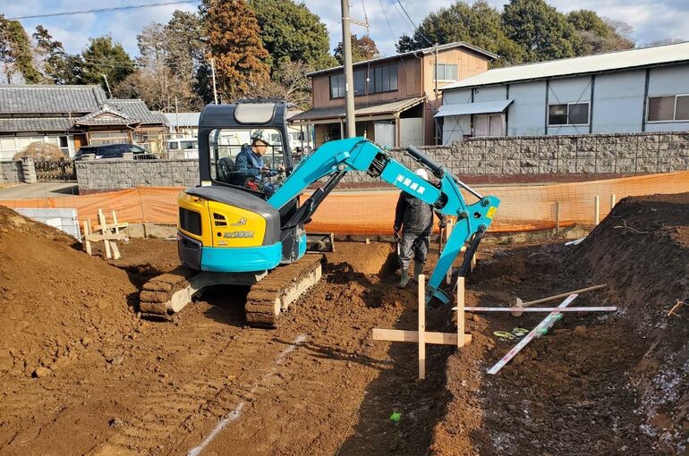 型枠ブロック生コン打設工事