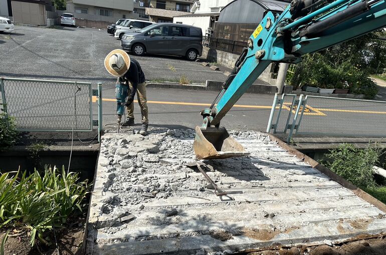 既存床版撤去工事