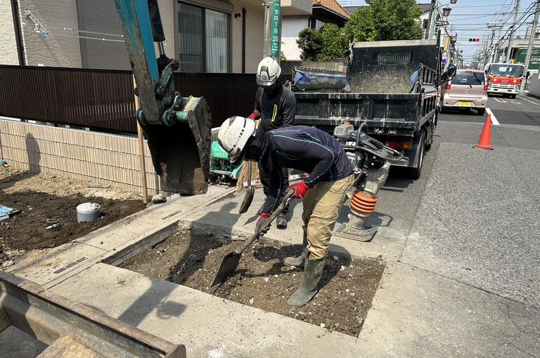 防草シート敷設工