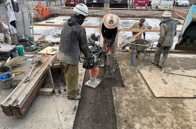 土間コンクリート打ち工事