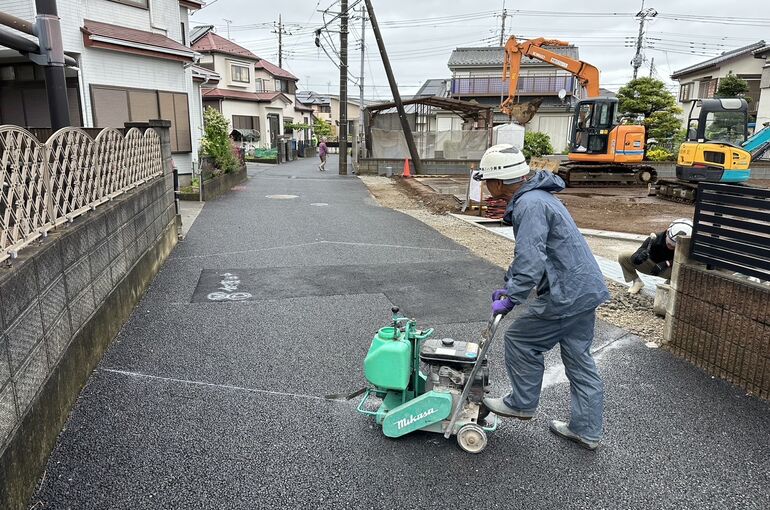 表層乳剤散布工