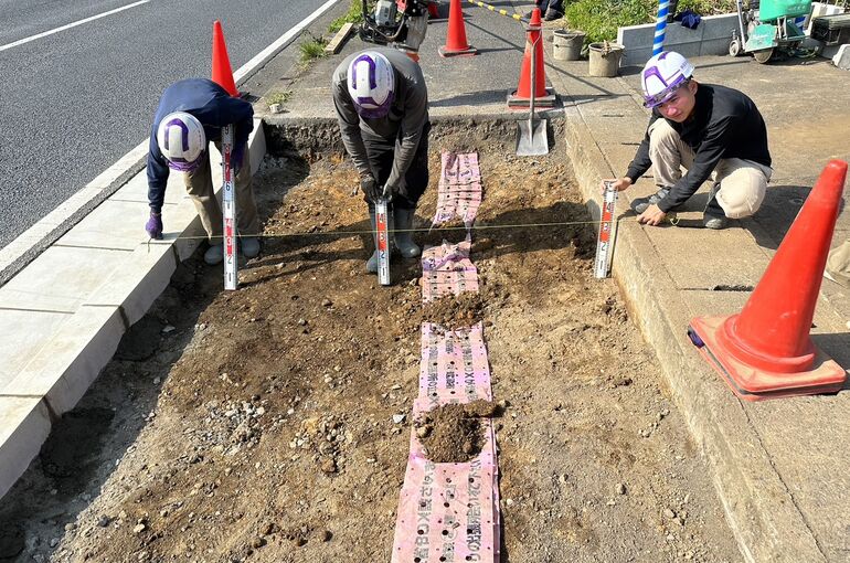 A6B6ABEF-DE35-4279-ACAD-C1F2635FFD18