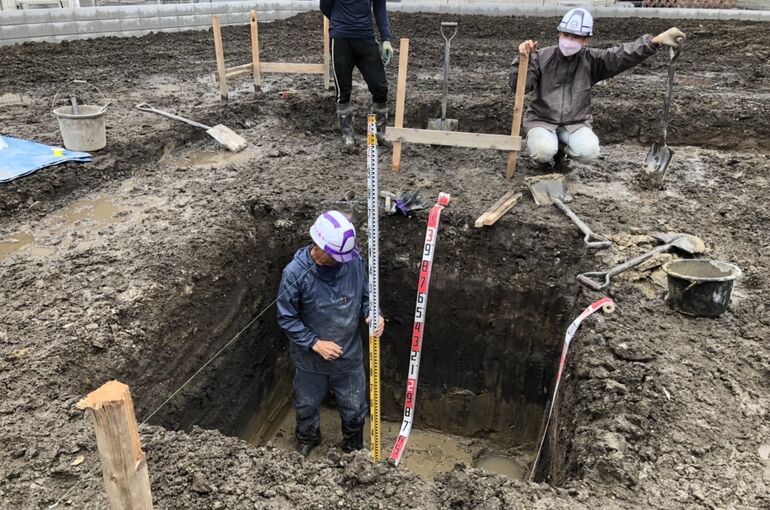 9BB76837-270D-4B43-A5D7-889F333ED354