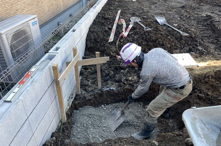 D78456DF-8D98-49AE-88A7-B843A6942BB6