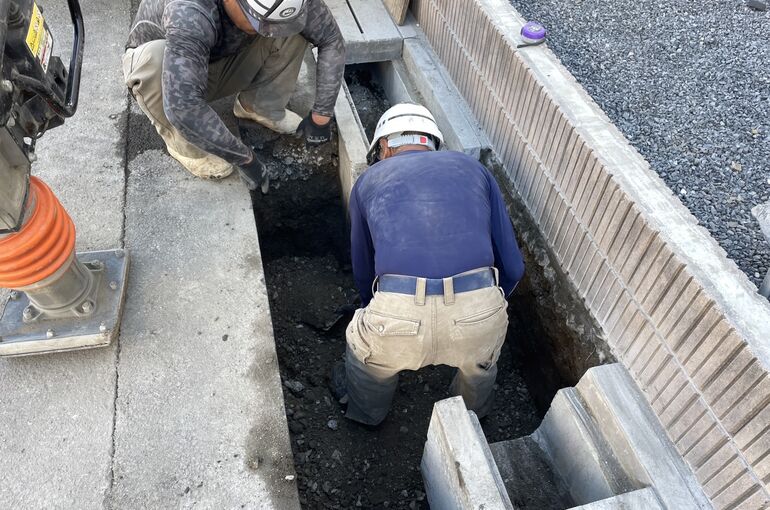 51756BDC-5C1F-421C-B0C0-4DC40FC77751