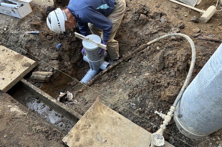 F6E1314E-7DF6-45B9-9BDB-48E08F48BBD7