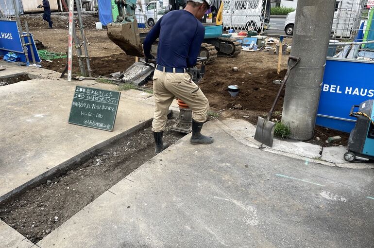 7B36B97E-EBF3-4AD0-A0EA-F7982985B201