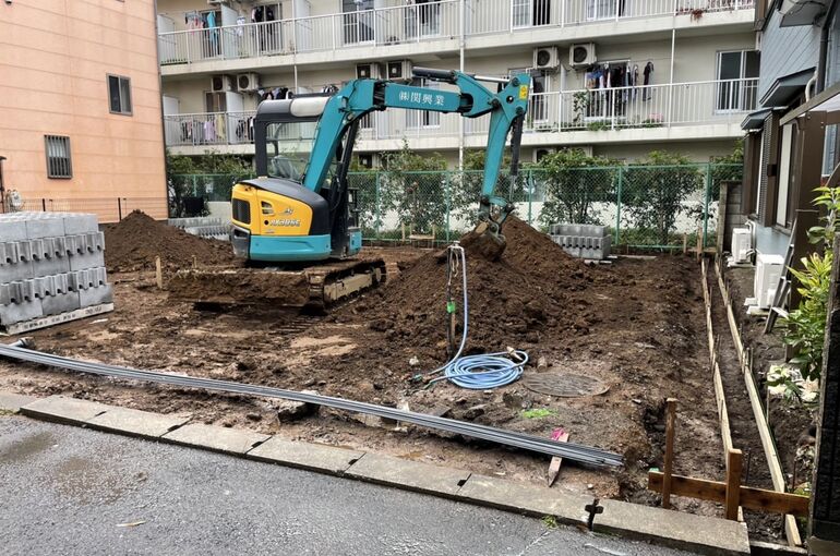 9D7D83F2-A7EC-4D88-9DB9-F8F3DFC9370E