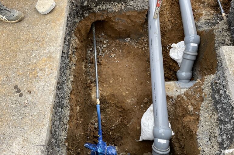 64D1C30F-EE24-47B2-894E-FFF114724DB8