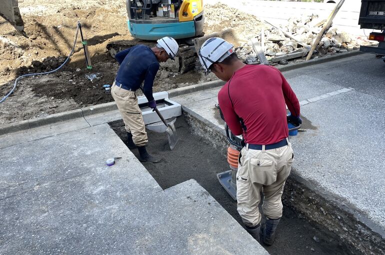 1DF2FF2D-32D4-4E84-88FA-35E99D821F66