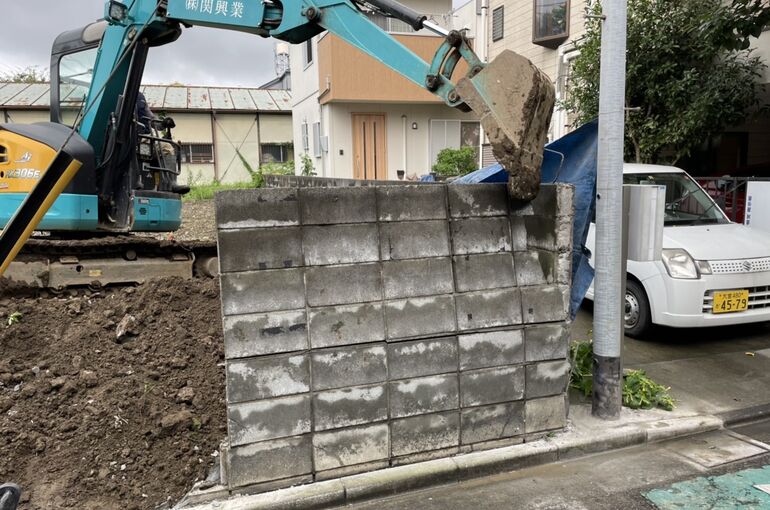 5E613C81-7963-4C6E-813E-DDF602DD58C0