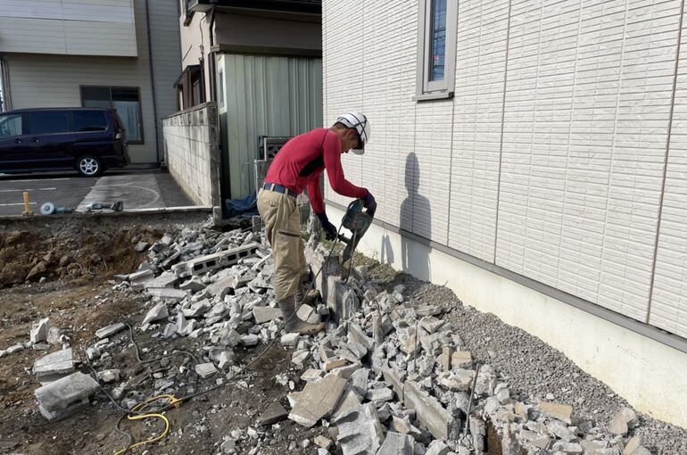 773834E7-A7EC-4650-BA38-7E2B859172FA