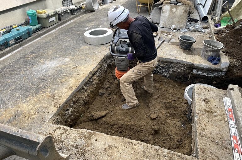 BFF34AF7-0A6B-447A-80F4-8C2D3B32A472