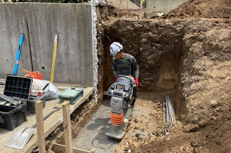 FCF08341-D8E2-476A-B4DF-7DBFBC04ED1D