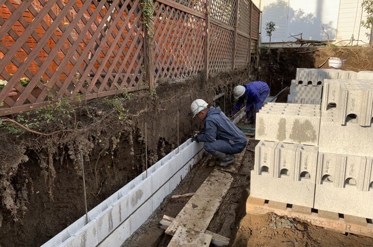 A8F6AA81-A41C-4D44-990A-87747AEF442C