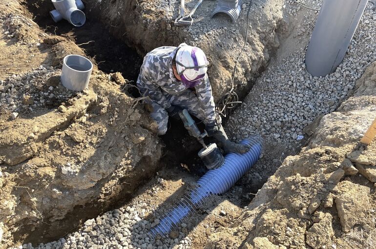 C7052581-7DF2-4E64-96F7-641253967B3D