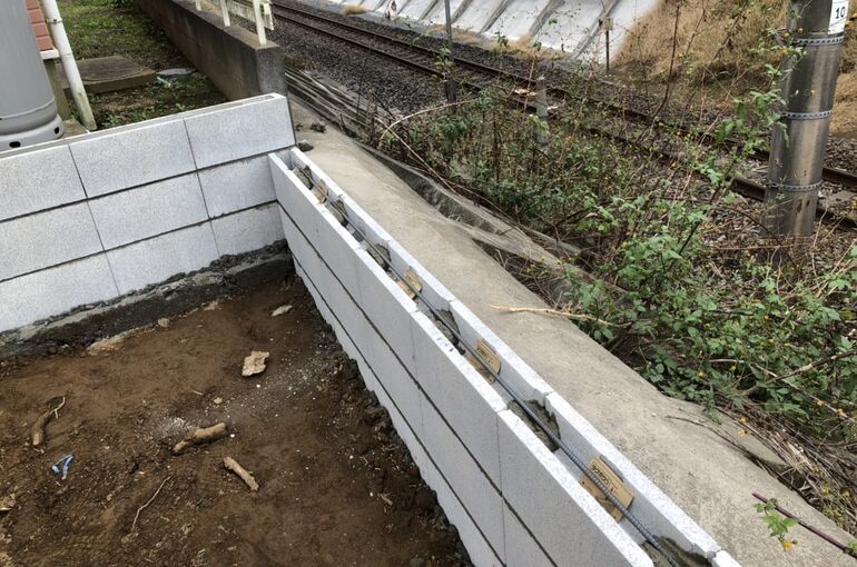 68BD950C-E412-406E-AA03-B2F02A332B98