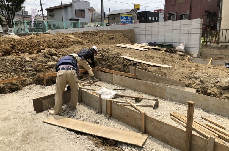 C02C8F27-08F3-4928-B637-F4EC6D92E7AB