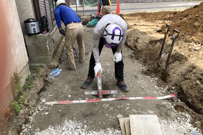 EC985777-18D6-41C0-80B3-B94074A2962A