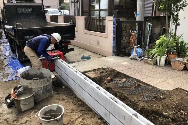 B5BD7D8A-D78E-45C7-ABB5-8357E8E387A8