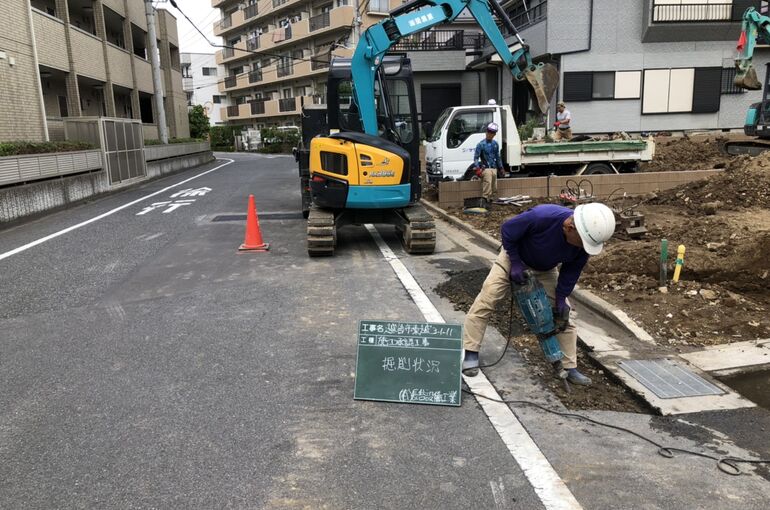 6FB372B7-5E33-420B-B58A-4E3613B1625B