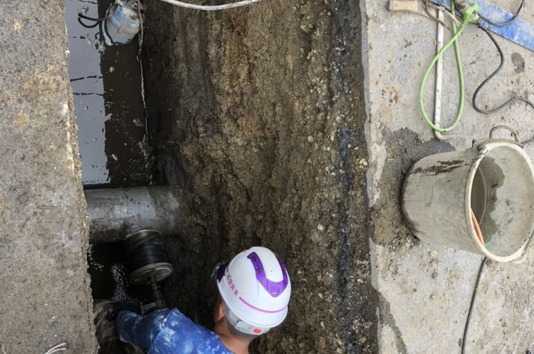 83FB7CB8-8BEC-435F-BCD9-EFC9E727CAB8