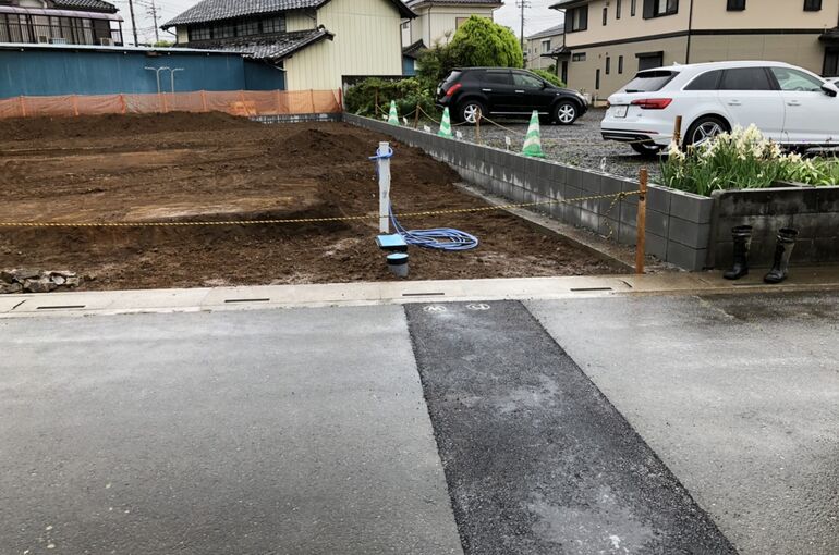 305CFC33-2A73-4DD8-98D9-9E1C442A2D2A