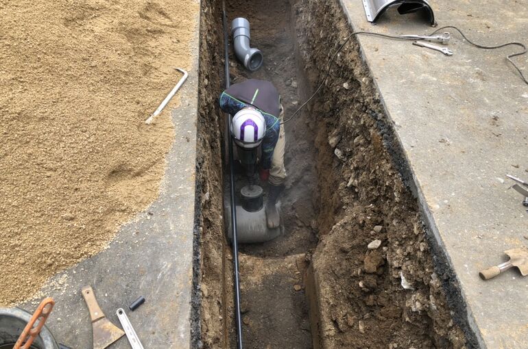 4F00102E-7A95-417D-96F0-28C4281CE9A1