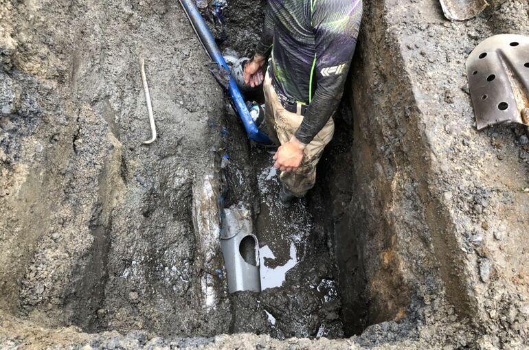 06DEF004-4959-4600-9C64-FA23AAC5CCE9