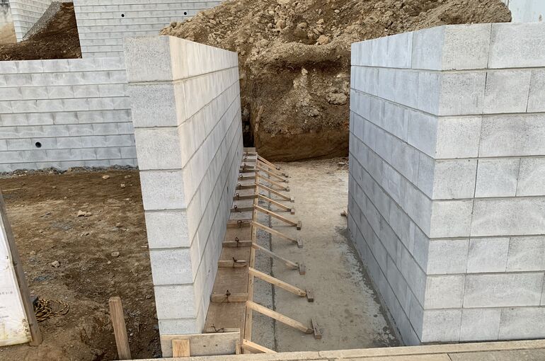 93145FCB-A278-4006-B1E1-DB96D61C1316