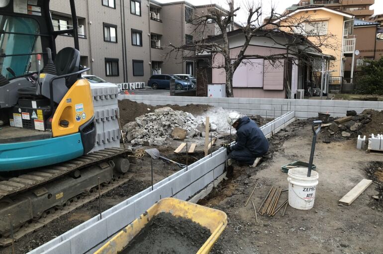 CE6C8BFD-6DA4-42C8-95F8-E2559C916FDF