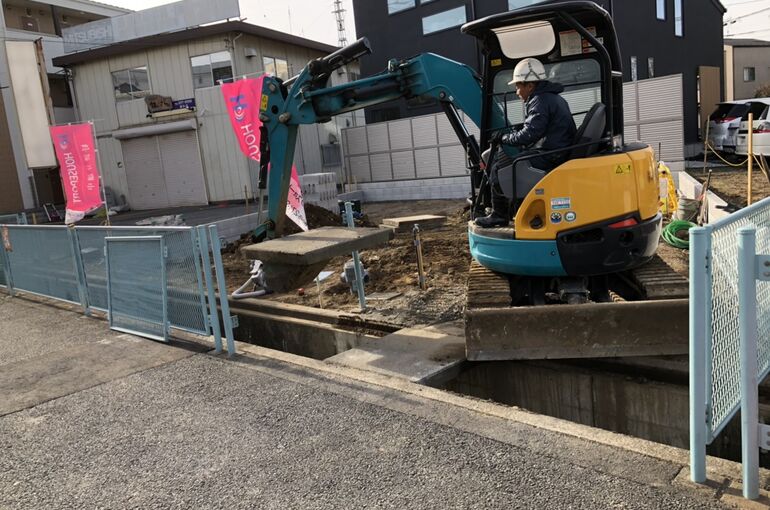 4D03F25E-59E7-42B4-8684-2AF23A186ADE