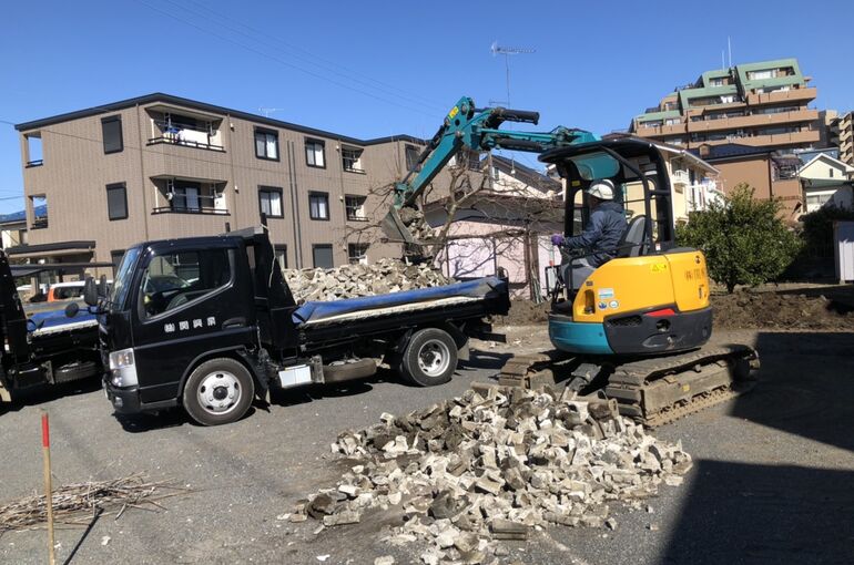 9566D753-51F5-4644-AEEC-84F5E5F778B8