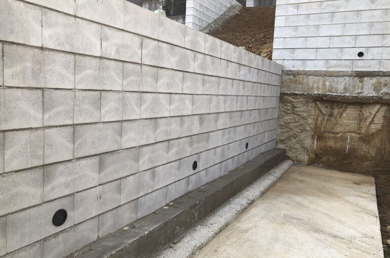 CC562F80-D33C-4230-8F88-CCCFA4650380