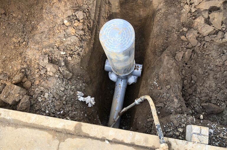 給排水引き込み・型枠ブロック掘削