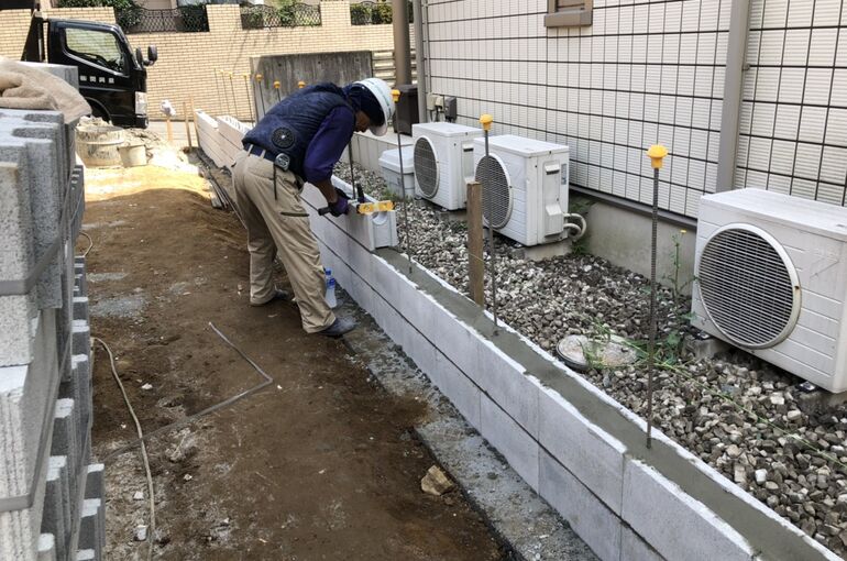 05B40E7C-180E-4E58-8A5C-A9CB0CE34506