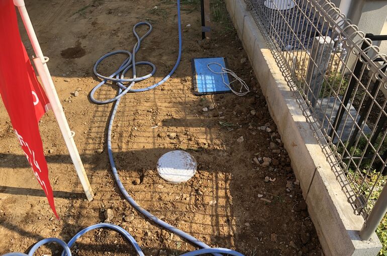 二現場にて施工