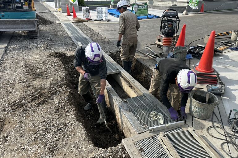 型枠ブロック積み工事