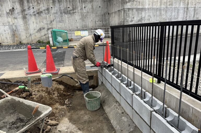 ブロック天端仕上げ工事